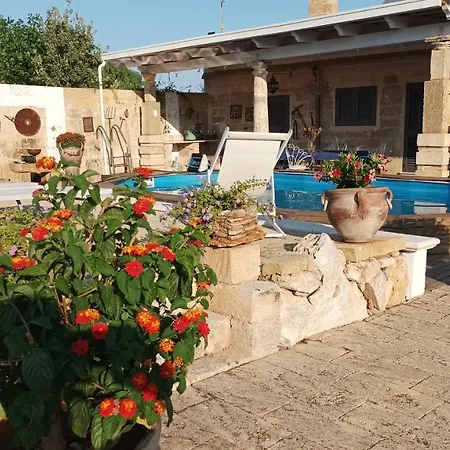 Bed & Breakfast Masseria Le Dimore 2*