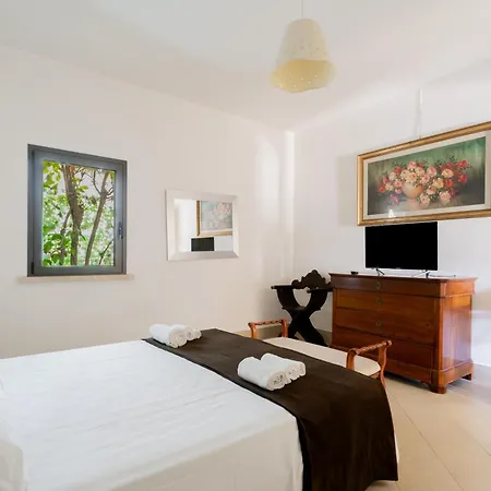 Masseria Le Dimore Bed & Breakfast 3*