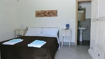 Masseria Le Dimore לינה וארוחת בוקר 3*